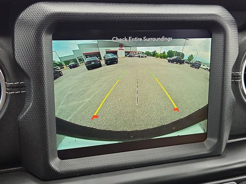 Used 2021 Jeep Wrangler Unlimited Sahara AWD/4WD image 18