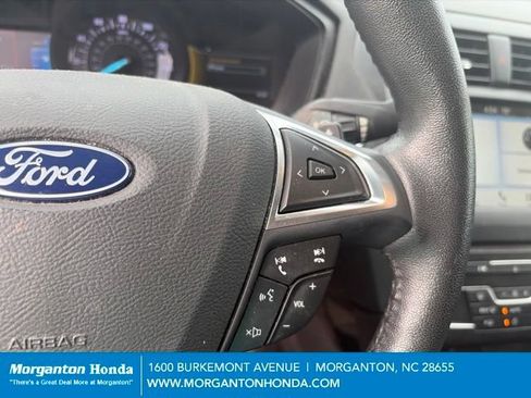 Used 2018 Ford Fusion SE FWD image 17