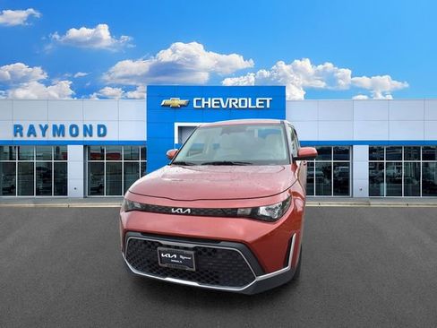 Used 2023 Kia Soul LX w/ LX Technology Package FWD image 7