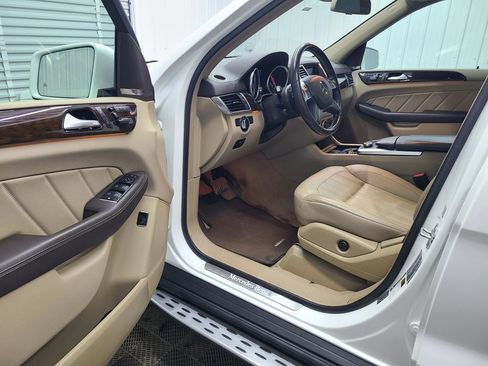 Used 2016 Mercedes-Benz GL 450 GL 450 4MATIC Sport Utility 4D image 19