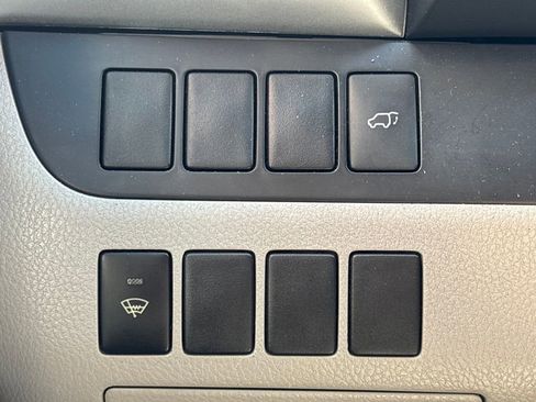 Used 2016 Toyota Highlander XLE image 25