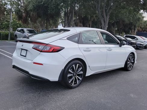 Certified 2024 Honda Civic EX-L image 6
