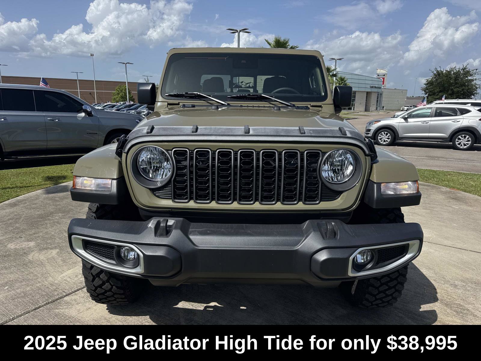 Used 2025 Jeep Gladiator Sport AWD/4WD image 2