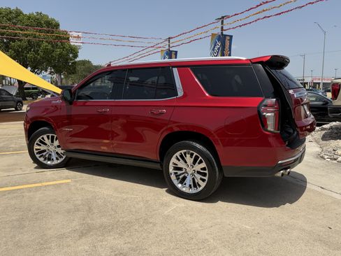 Used 2021 Chevrolet Tahoe High Country w/ Premium Package RWD image 12