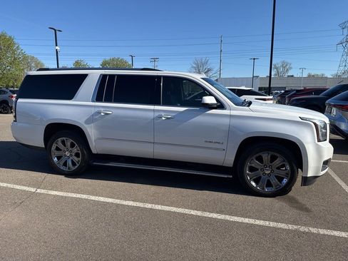 Used 2016 GMC Yukon XL Denali w/ Open Road Package AWD/4WD image 9