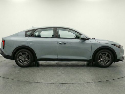 Used 2025 Kia K4 LXS image 11