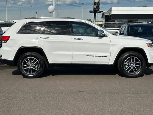 Used 2018 Jeep Grand Cherokee Limited w/ Trailer Tow Group IV AWD/4WD image 3