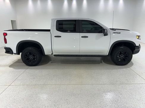 Used 2024 Chevrolet Silverado 1500 ZR2 w/ Technology Package AWD/4WD image 6