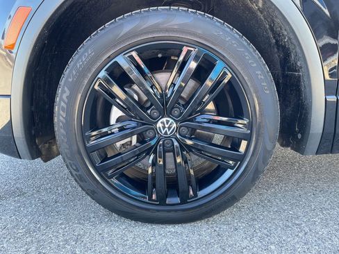 Used 2022 Volkswagen Tiguan SE R-Line image 55
