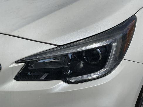 Used 2018 Subaru Outback 2.5i Limited image 9