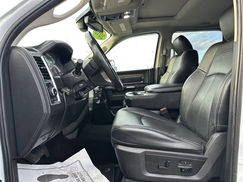 Used 2018 RAM 1500 Laramie image 10