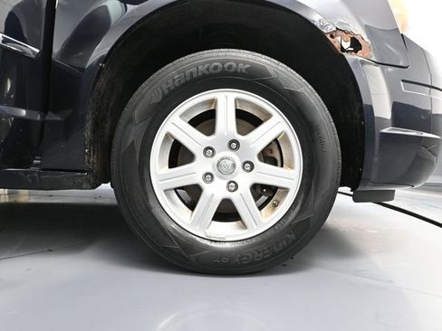 Used 2010 Chrysler Town & Country Touring Plus image 14