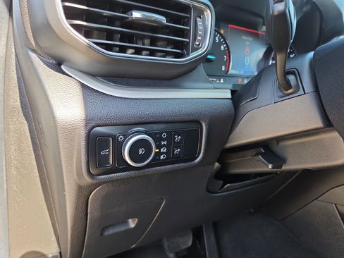 Used 2024 Ford Explorer XLT w/ Equipment Group 202A image 17