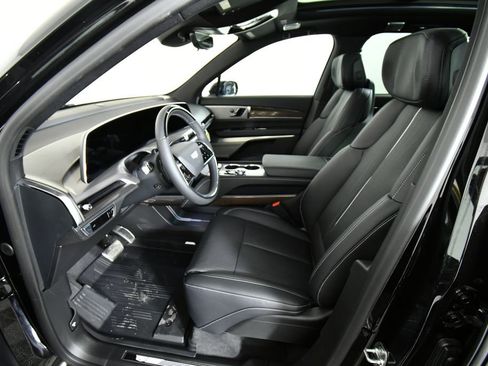 New 2026 Cadillac Vistiq Luxury w/ LPO, Floor Liner Package AWD/4WD image 11