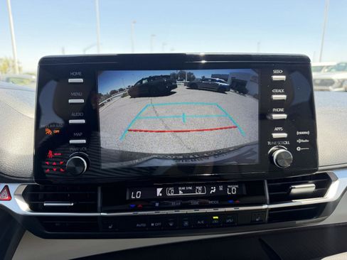 Used 2021 Toyota Sienna XLE FWD image 36
