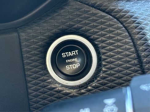 Used 2020 Land Rover Range Rover Velar S image 25