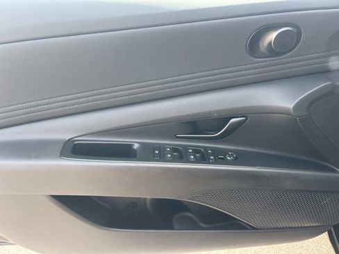 Certified 2025 Hyundai Elantra Sport FWD image 25