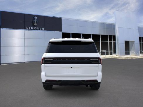 New 2025 Lincoln Navigator Reserve w/ Jet Appearance Package image 5