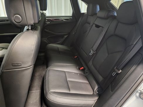 Used 2025 Porsche Macan image 21