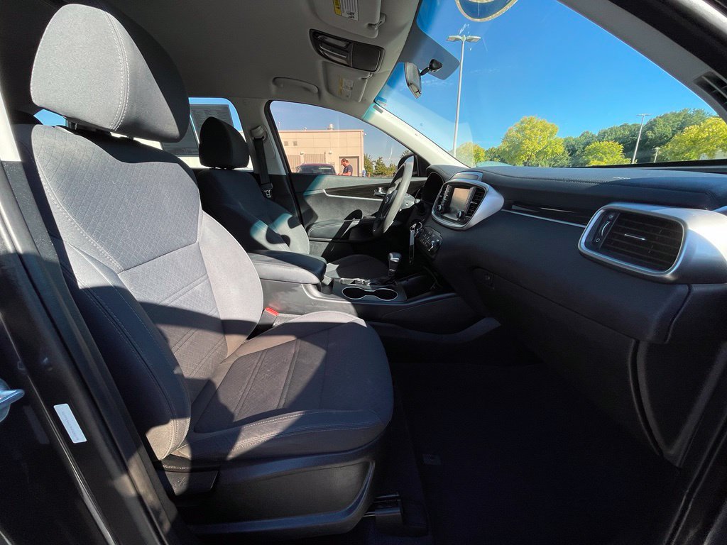 Used 2019 Kia Sorento FWD image 31