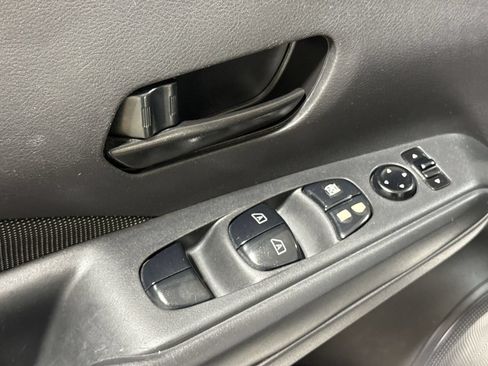 Used 2018 Nissan Kicks S FWD image 20