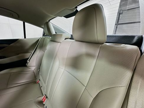 Certified 2023 Subaru Legacy Limited image 24