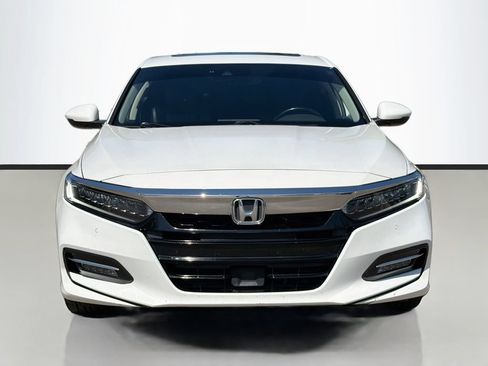 Used 2018 Honda Accord Touring image 3