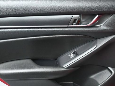 Used 2019 Honda Accord Sport image 11
