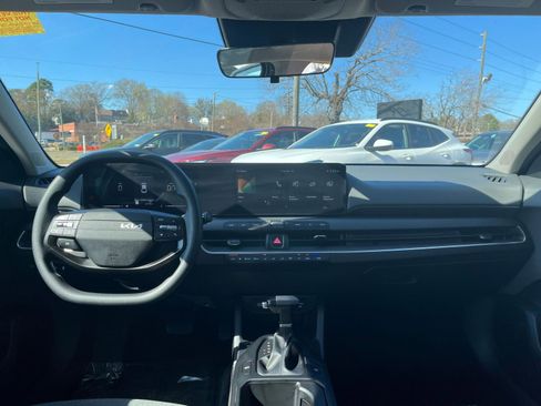 Used 2025 Kia K4 LXS image 31