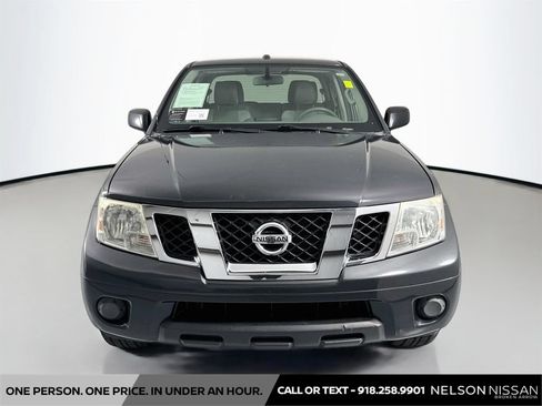 Used 2013 Nissan Frontier SV RWD image 2