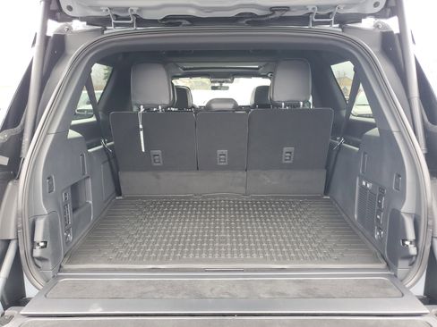 New 2025 Lincoln Navigator L Reserve w/ Jet Appearance Package image 32