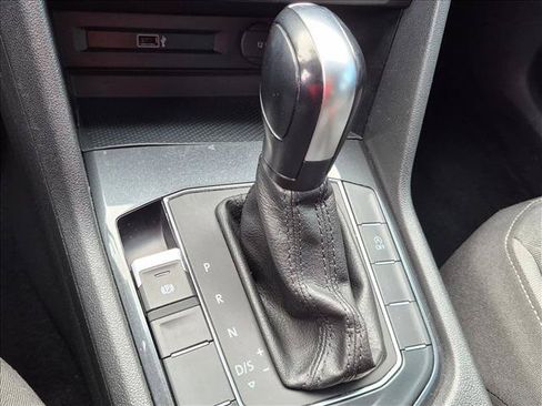Used 2019 Volkswagen Tiguan S FWD image 11