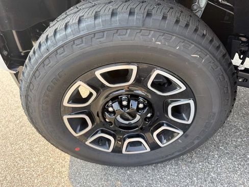 New 2026 Ford F250 Platinum w/ FX4 Off-Road Package AWD/4WD image 37