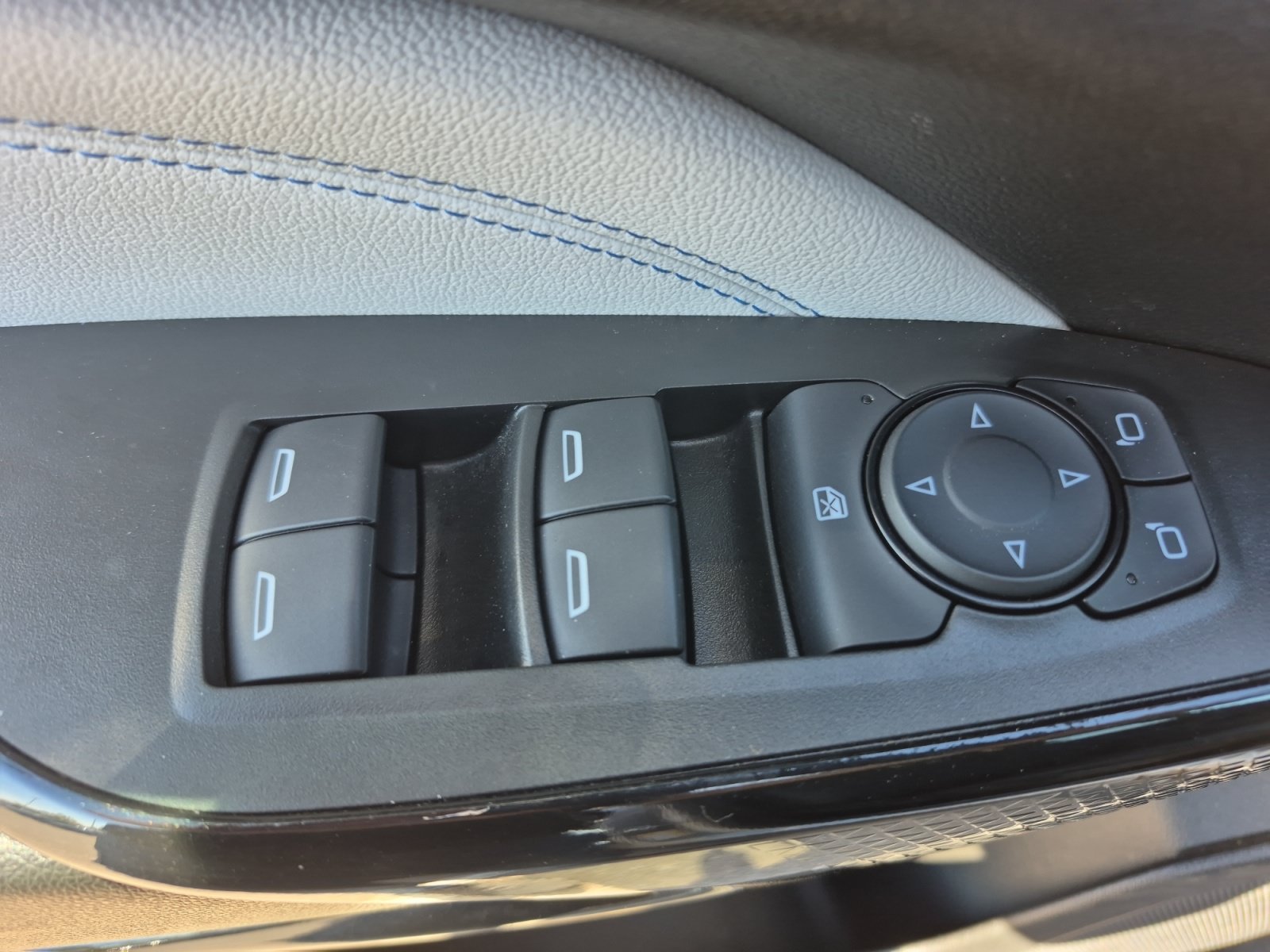 Used 2026 Chevrolet Trax LT FWD image 15
