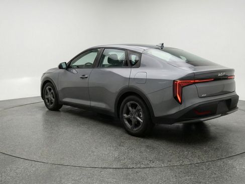 Used 2025 Kia K4 FWD image 6