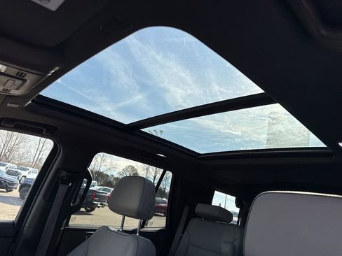 Used 2023 GMC Yukon SLT w/ Max Trailering Package image 12