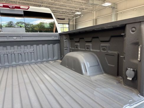 Used 2024 GMC Sierra 1500 AT4X image 13