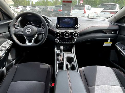 New 2025 Nissan Sentra SR w/ Midnight Edition image 12