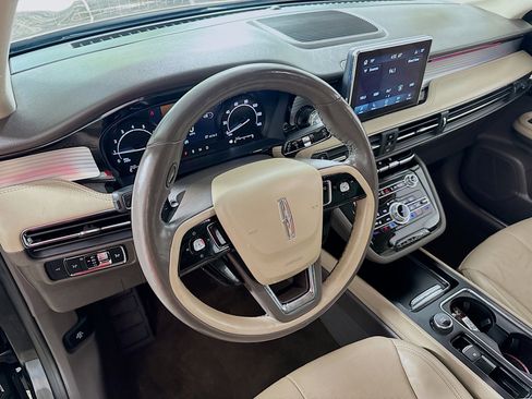 Used 2022 Lincoln Corsair AWD w/ Premium Package image 24