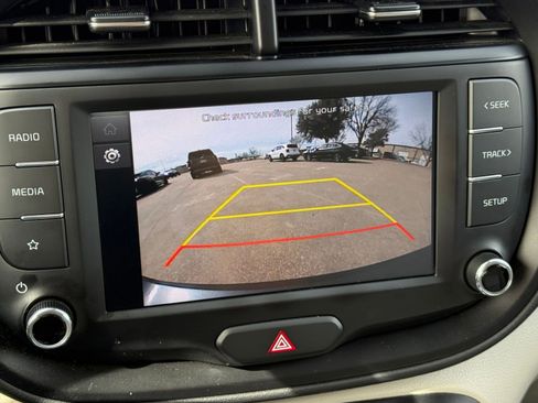 Used 2025 Kia Soul LX w/ LX Technology Package image 24