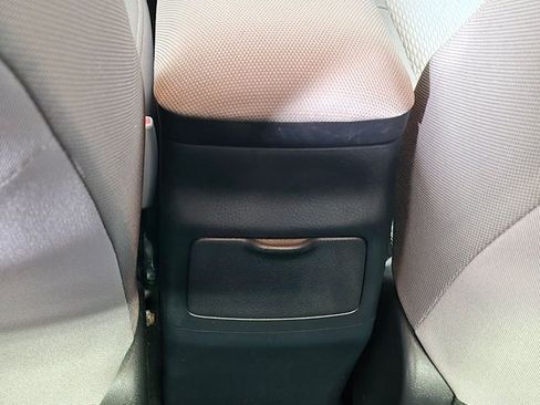 Used 2016 Toyota Corolla LE FWD image 17