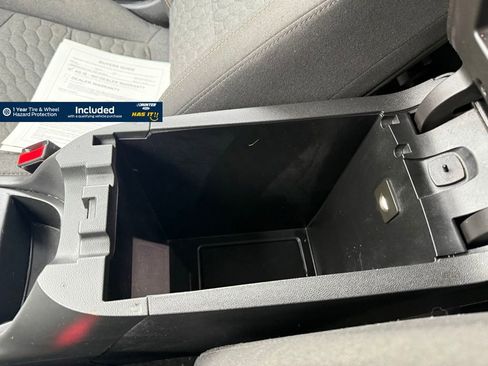 Used 2020 Chevrolet Equinox LT w/ Driver Convenience Package image 13