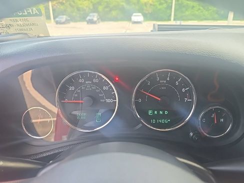 Used 2015 Jeep Wrangler Unlimited Sport w/ Connectivity Group AWD/4WD image 20