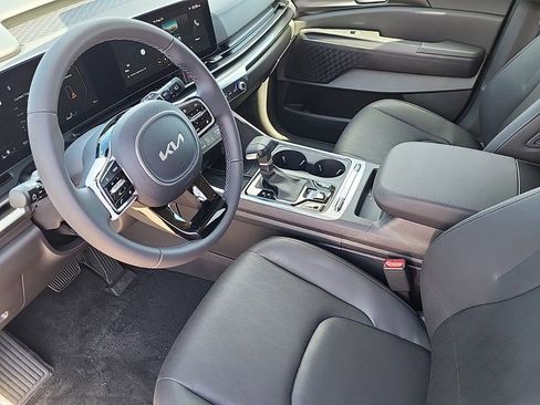 New 2025 Kia Carnival SX image 12