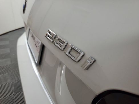 Used 2024 BMW 230i Coupe w/ Convenience Package RWD image 7
