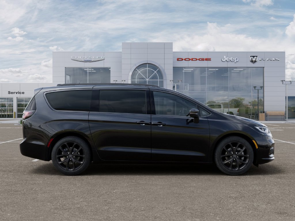 New 2026 Chrysler Pacifica Limited w/ S Appearance Package FWD image 22