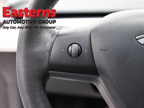 Used 2021 Tesla Model 3 Standard Range Plus image 14