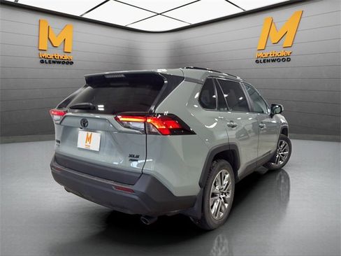 Used 2023 Toyota RAV4 XLE Premium image 9