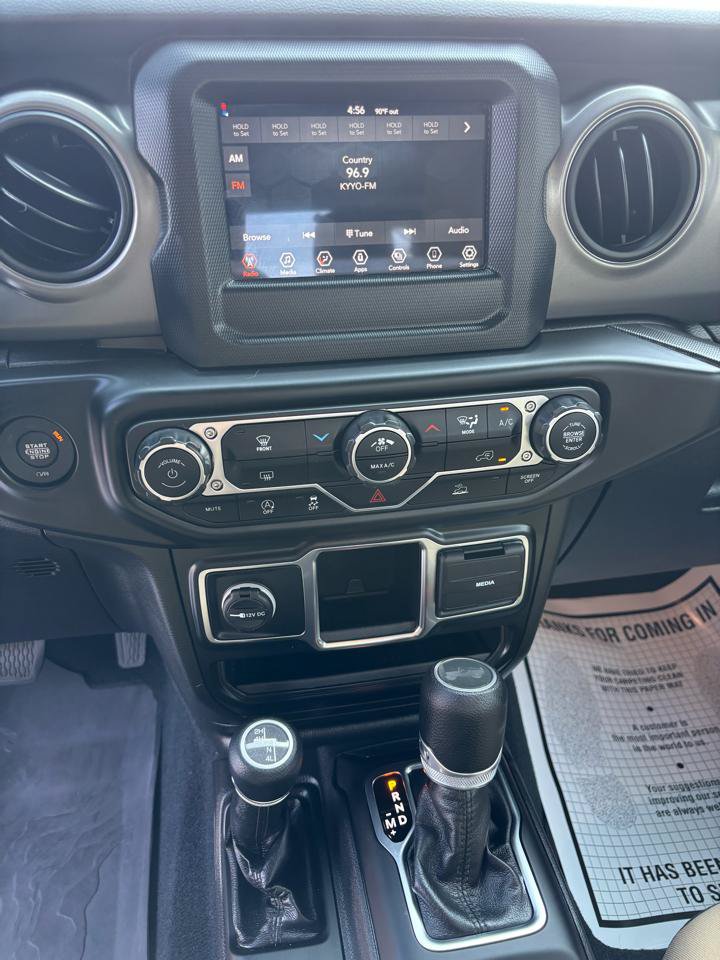 Used 2022 Jeep Wrangler Sport AWD/4WD image 16