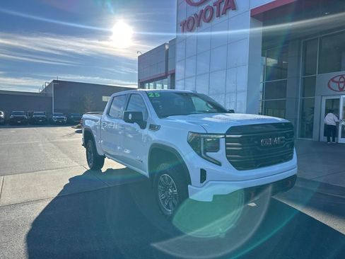 Used 2025 GMC Sierra 1500 AT4 image 1